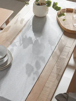 Cox & Cox Kitchen Accessories & Tableware<Anora Table Runner