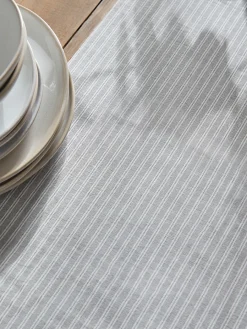 Cox & Cox Kitchen Accessories & Tableware<Anora Table Runner
