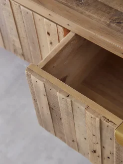 Cox & Cox Media Units<Astoria Media Unit