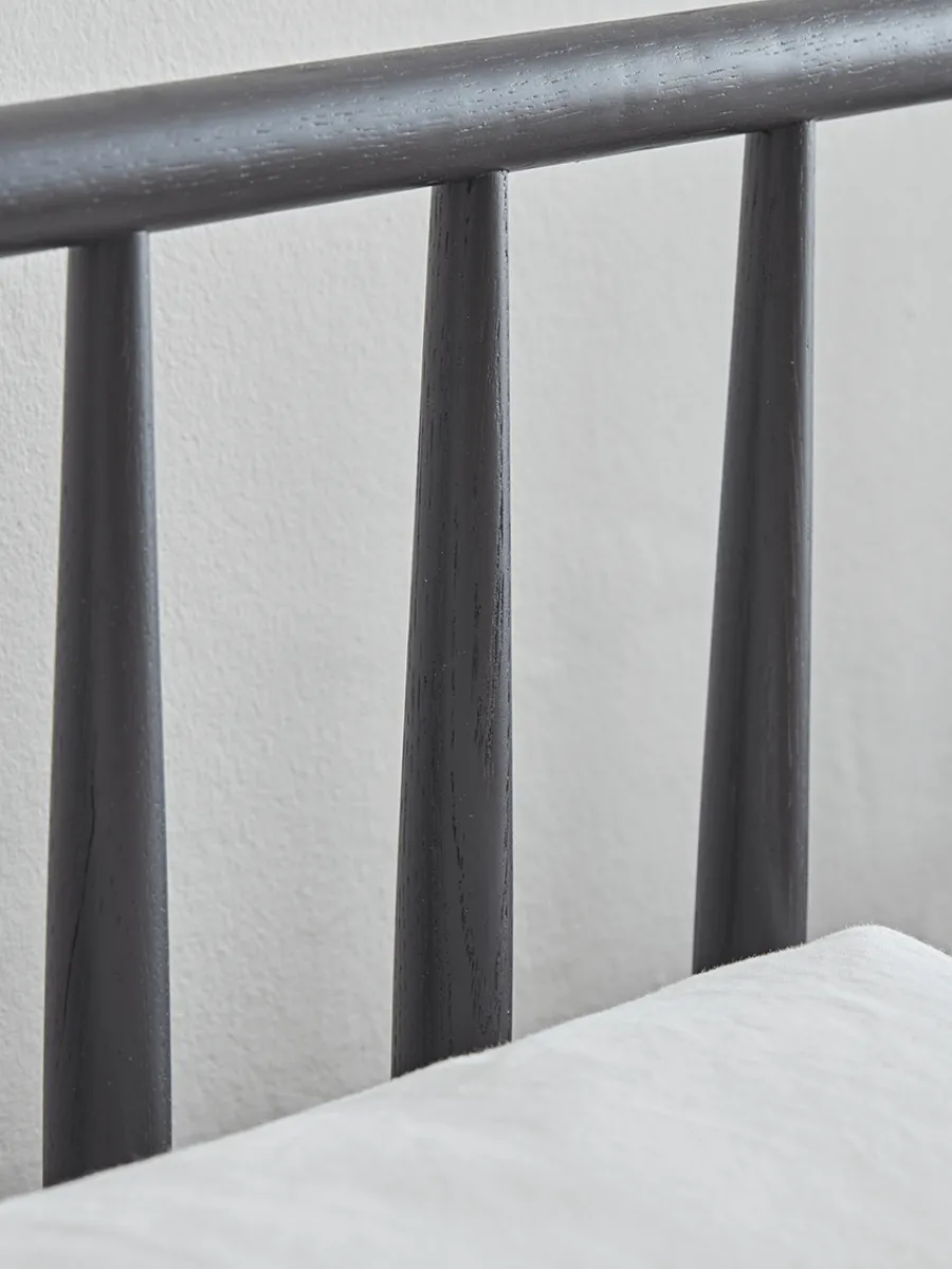 Cox & Cox Beds, Headboards & Mattresses<Bergen Oak Double Bed - Black