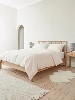 Cox & Cox Beds, Headboards & Mattresses<Bergen Oak Kingsize Bed - Natural