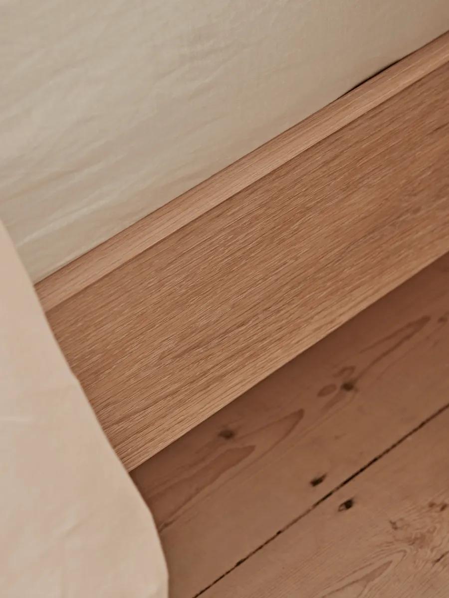 Cox & Cox Beds, Headboards & Mattresses<Bergen Oak Kingsize Bed - Natural