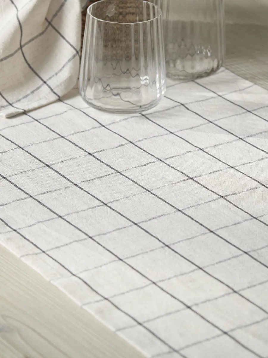 Cox & Cox Kitchen Accessories & Tableware<Cotton Table Runner - Checked