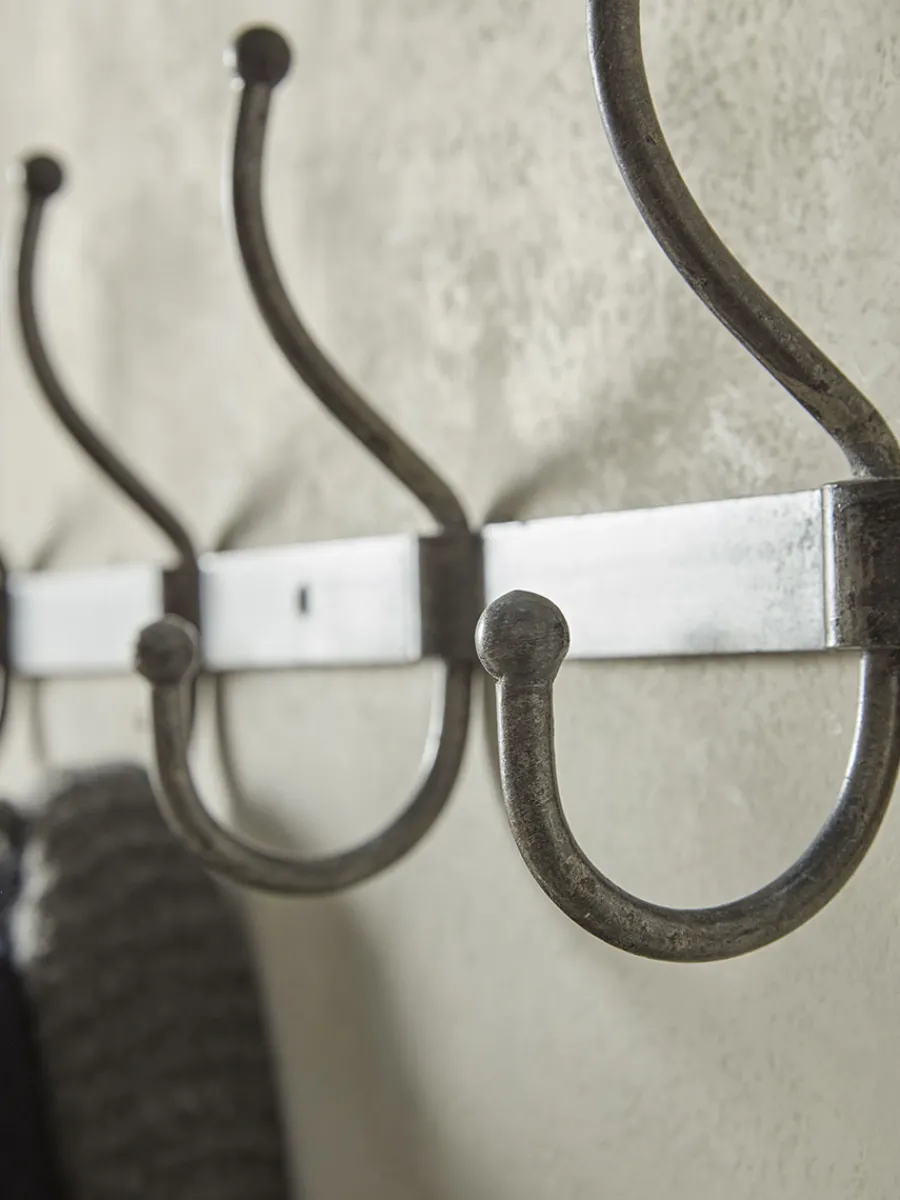 Cox & Cox Hardware|Hooks & Hook Racks<Distressed Industrial Metal Hooks - Medium