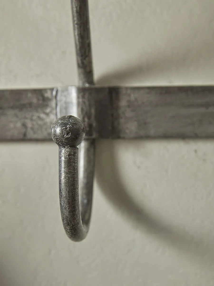 Cox & Cox Hardware|Hooks & Hook Racks<Distressed Industrial Metal Hooks - Medium