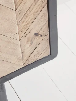 Cox & Cox Media Units<Hollis Media Unit