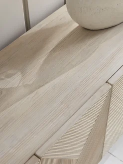 Cox & Cox Media Units<Lilja Media Unit