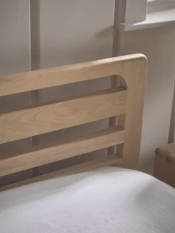 Cox & Cox Beds, Headboards & Mattresses<Salo Bed - Double