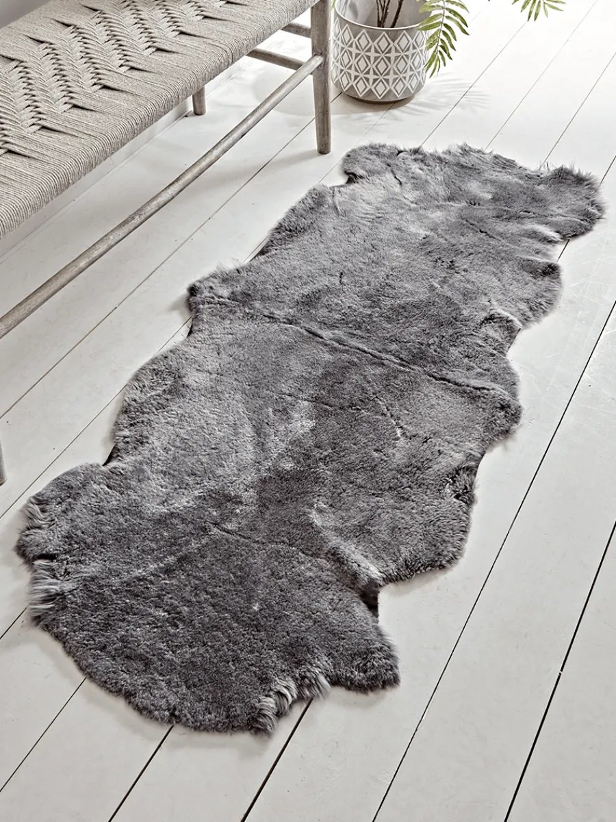 Cox & Cox Sheepskin Rugs & Hides|Sheepskin Rugs & Hides<Shorthaired Graphite Sheepskin - Double