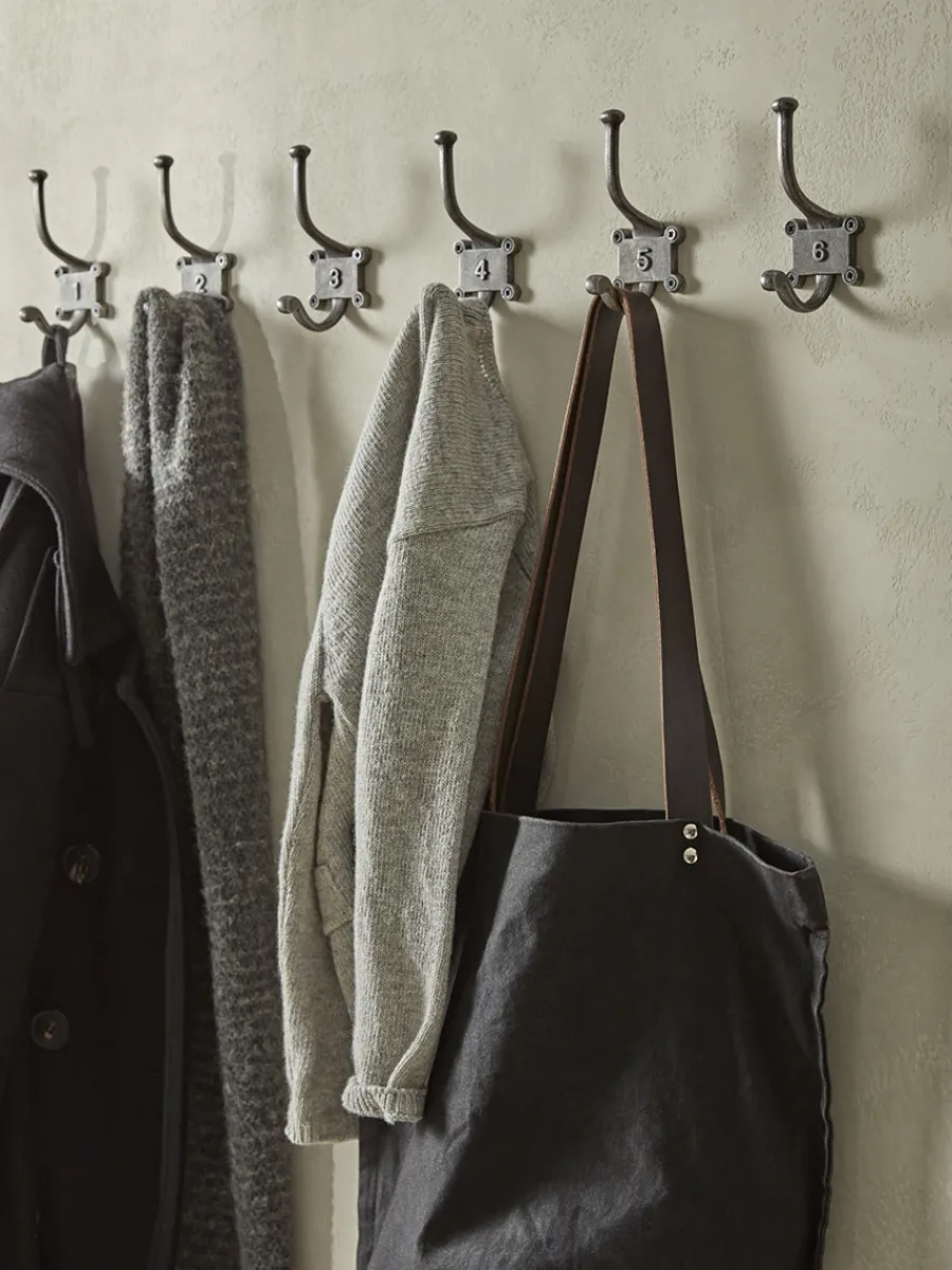 Cox & Cox Hardware|Hooks & Hook Racks<Six Numbered Coat Hooks - Antique Iron