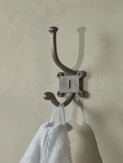 Cox & Cox Hardware|Hooks & Hook Racks<Six Numbered Coat Hooks - Antique Iron