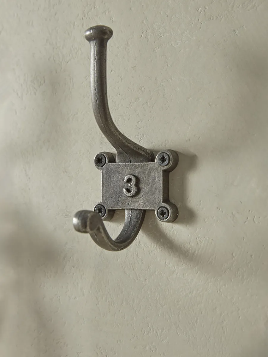 Cox & Cox Hardware|Hooks & Hook Racks<Six Numbered Coat Hooks - Antique Iron