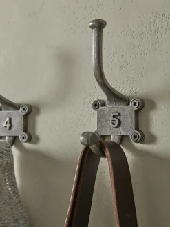 Cox & Cox Hardware|Hooks & Hook Racks<Six Numbered Coat Hooks - Antique Iron