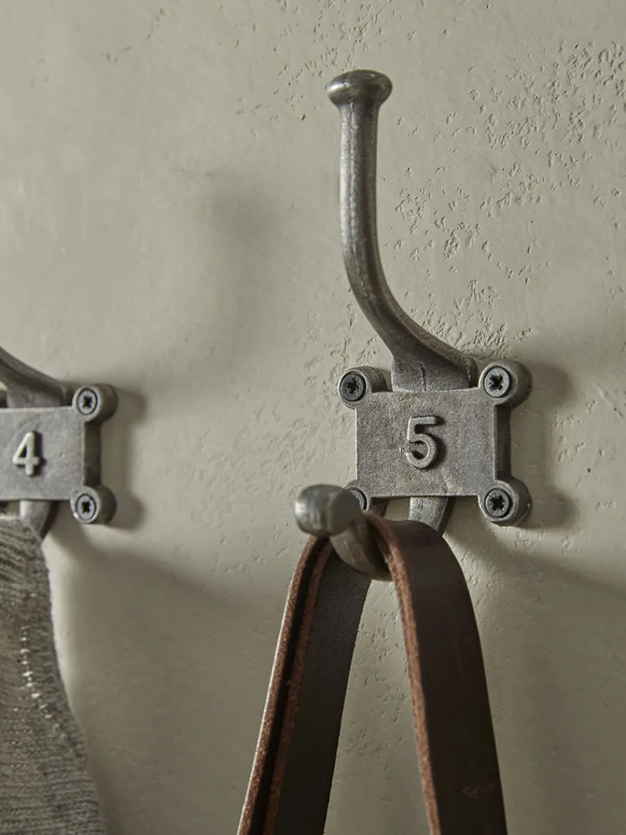Cox & Cox Hardware|Hooks & Hook Racks<Six Numbered Coat Hooks - Antique Iron