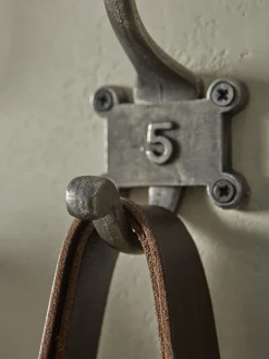 Cox & Cox Hardware|Hooks & Hook Racks<Six Numbered Coat Hooks - Antique Iron