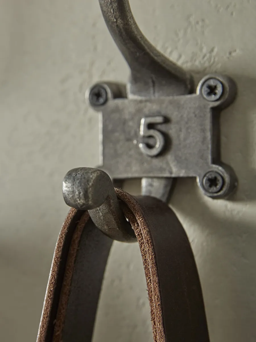 Cox & Cox Hardware|Hooks & Hook Racks<Six Numbered Coat Hooks - Antique Iron