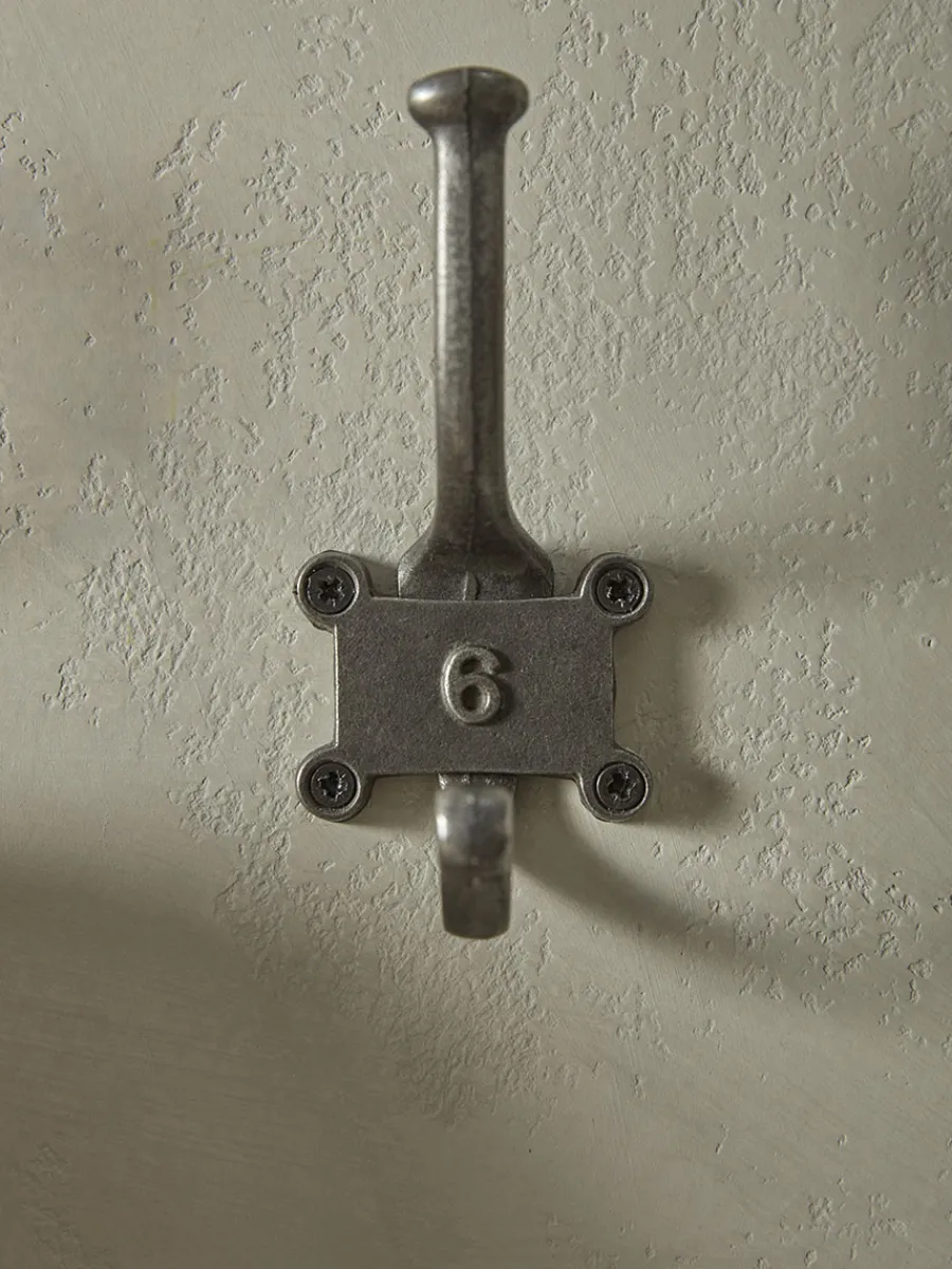 Cox & Cox Hardware|Hooks & Hook Racks<Six Numbered Coat Hooks - Antique Iron