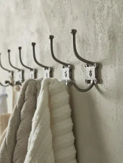 Cox & Cox Hardware|Hooks & Hook Racks<Six Numbered Coat Hooks - Antique Iron