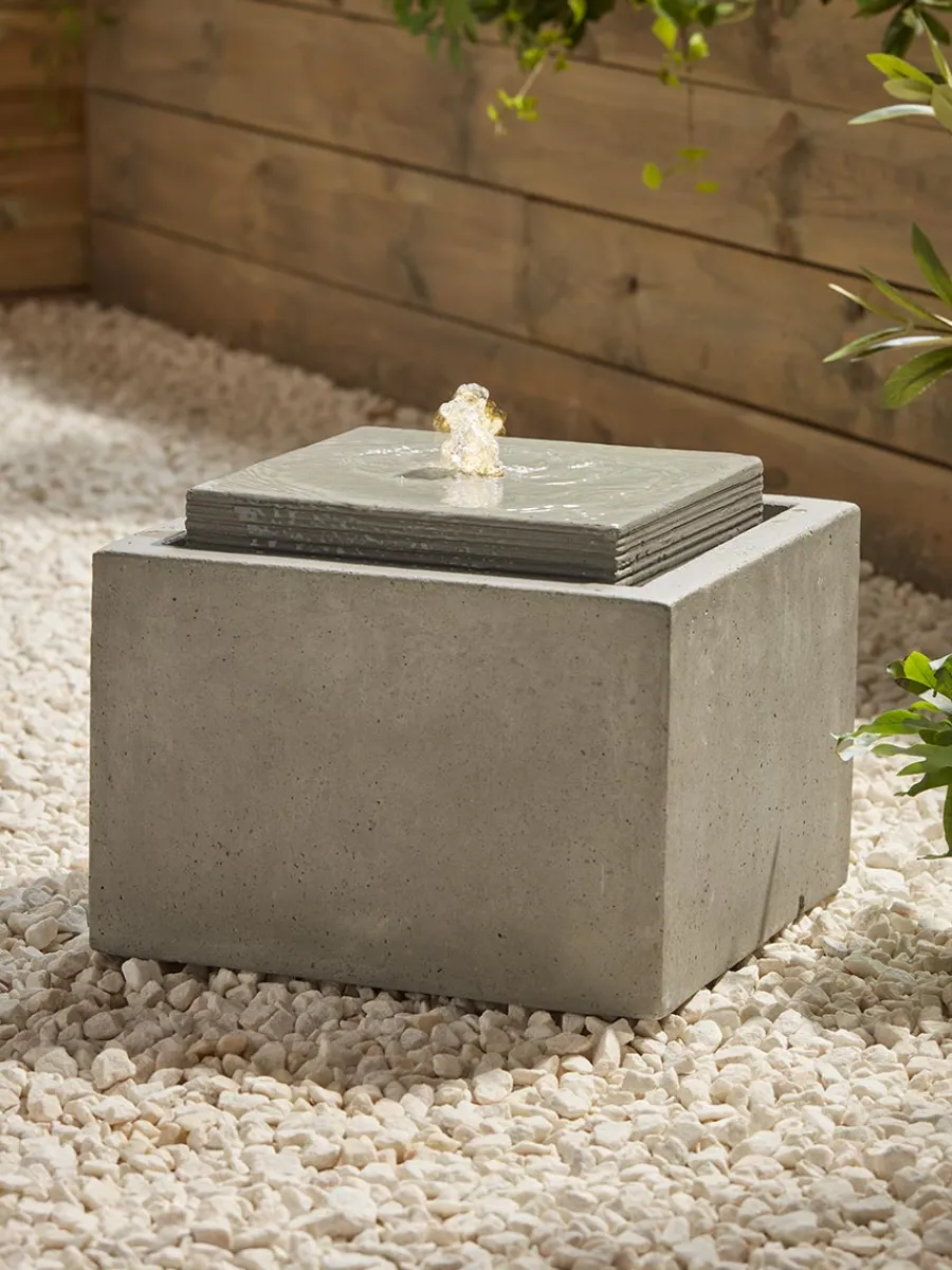 Cox & Cox Water Features<Solana Fountain