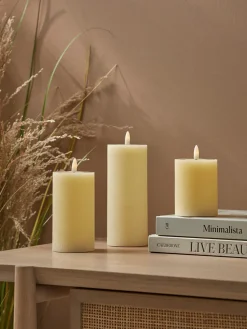 Cox & Cox Candle Holders<Three Remote Controlled LED Candles