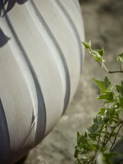 Cox & Cox Plant Pots & Troughs<Two Flourette Planters