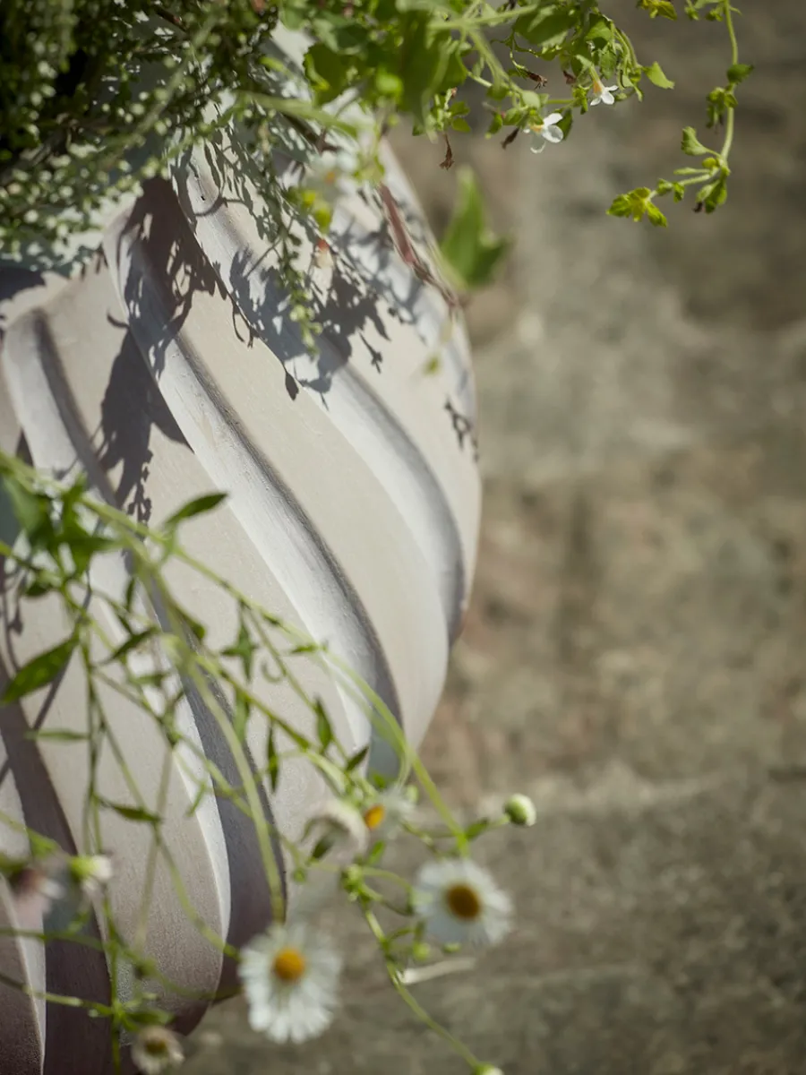 Cox & Cox Plant Pots & Troughs<Two Flourette Planters