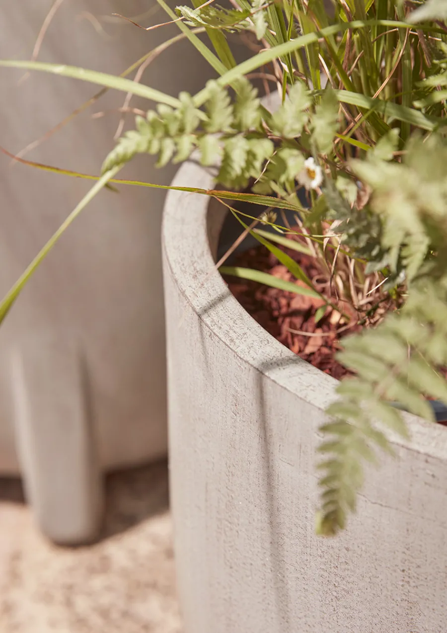 Cox & Cox Plant Pots & Troughs<Two Handmade Footed Planters - Grey
