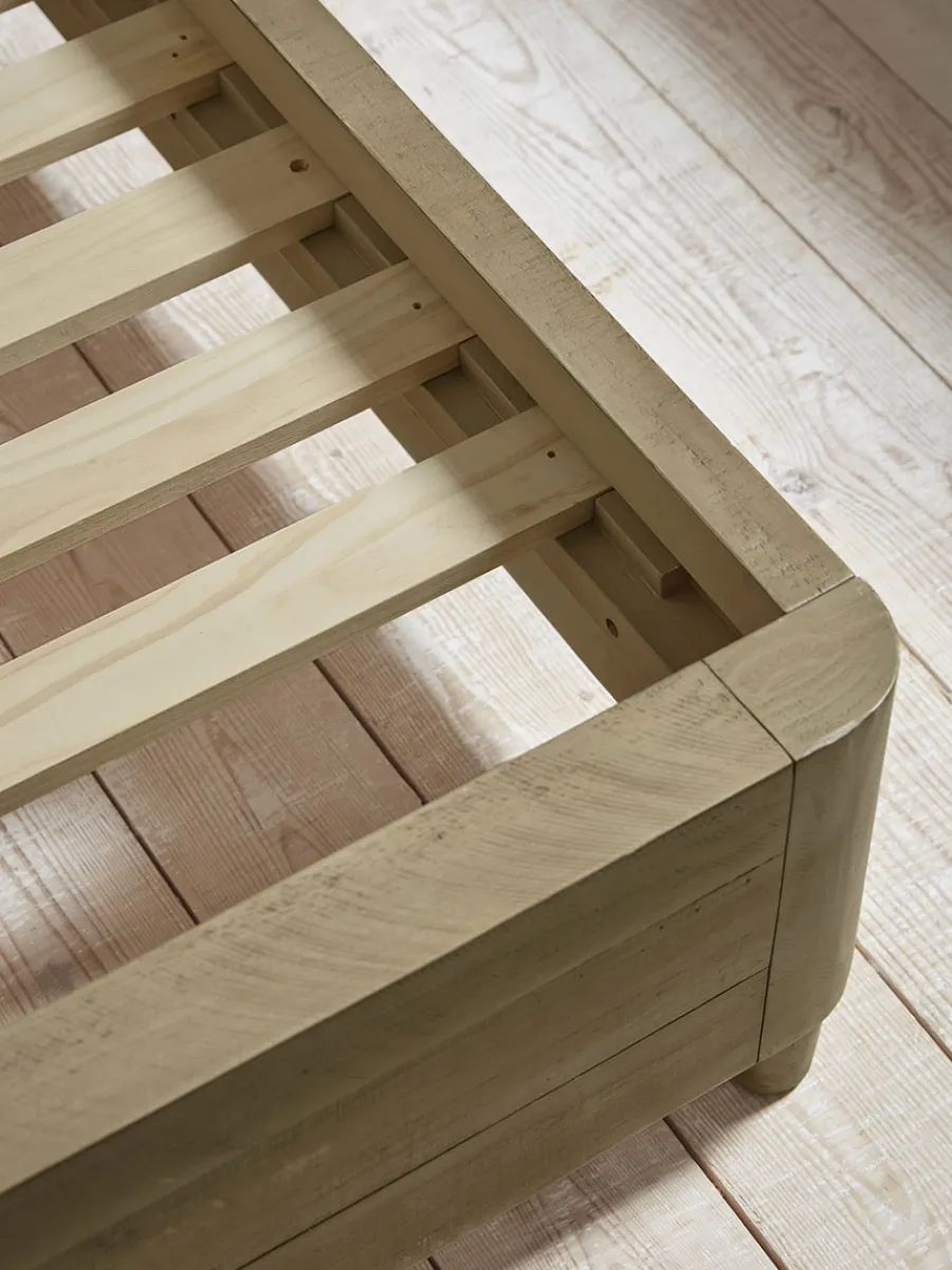 Cox & Cox Beds, Headboards & Mattresses<Valletta King Size Bed