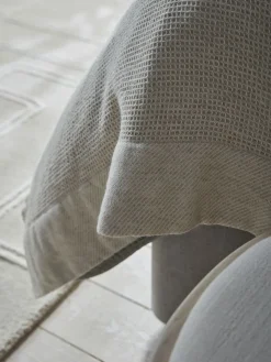 Cox & Cox Bedding|Bedding<Waffle Cotton Bedspread